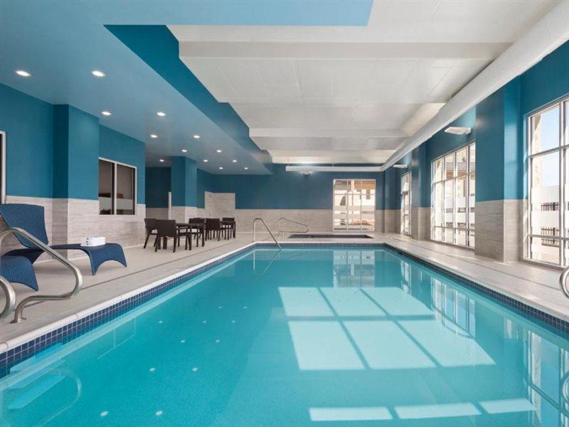 Hampton Inn & Suites Kelowna, British Columbia, Canada Ngoại thất bức ảnh