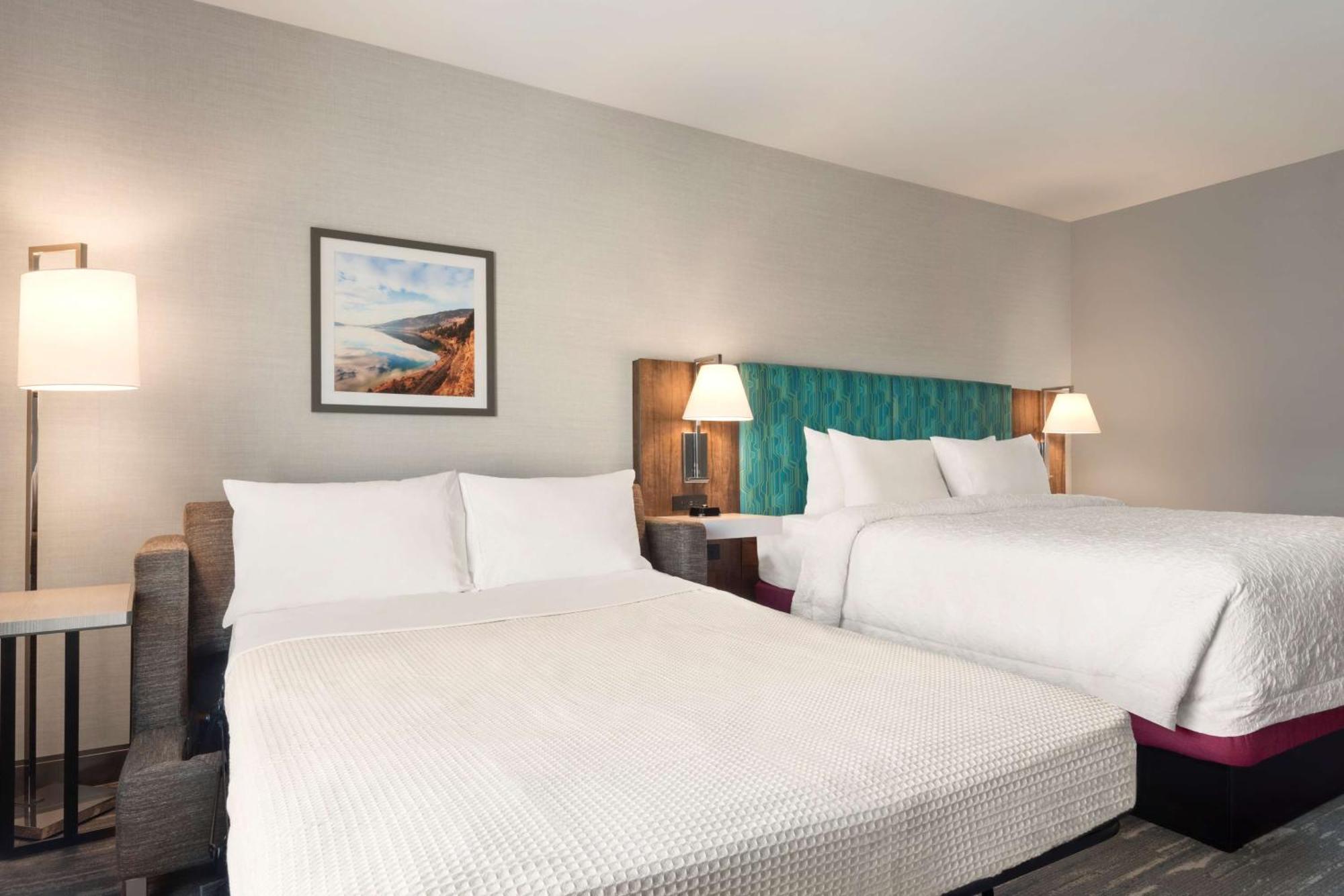 Hampton Inn & Suites Kelowna, British Columbia, Canada Ngoại thất bức ảnh