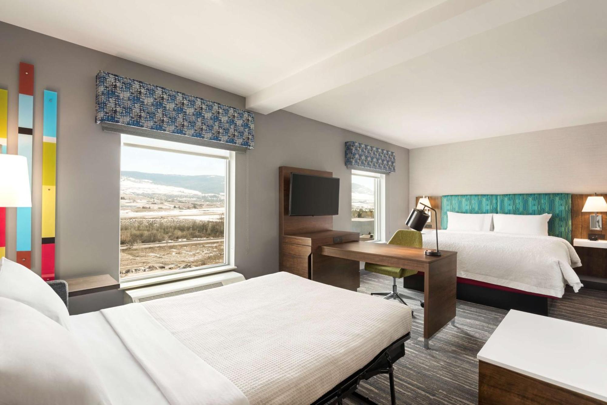 Hampton Inn & Suites Kelowna, British Columbia, Canada Ngoại thất bức ảnh