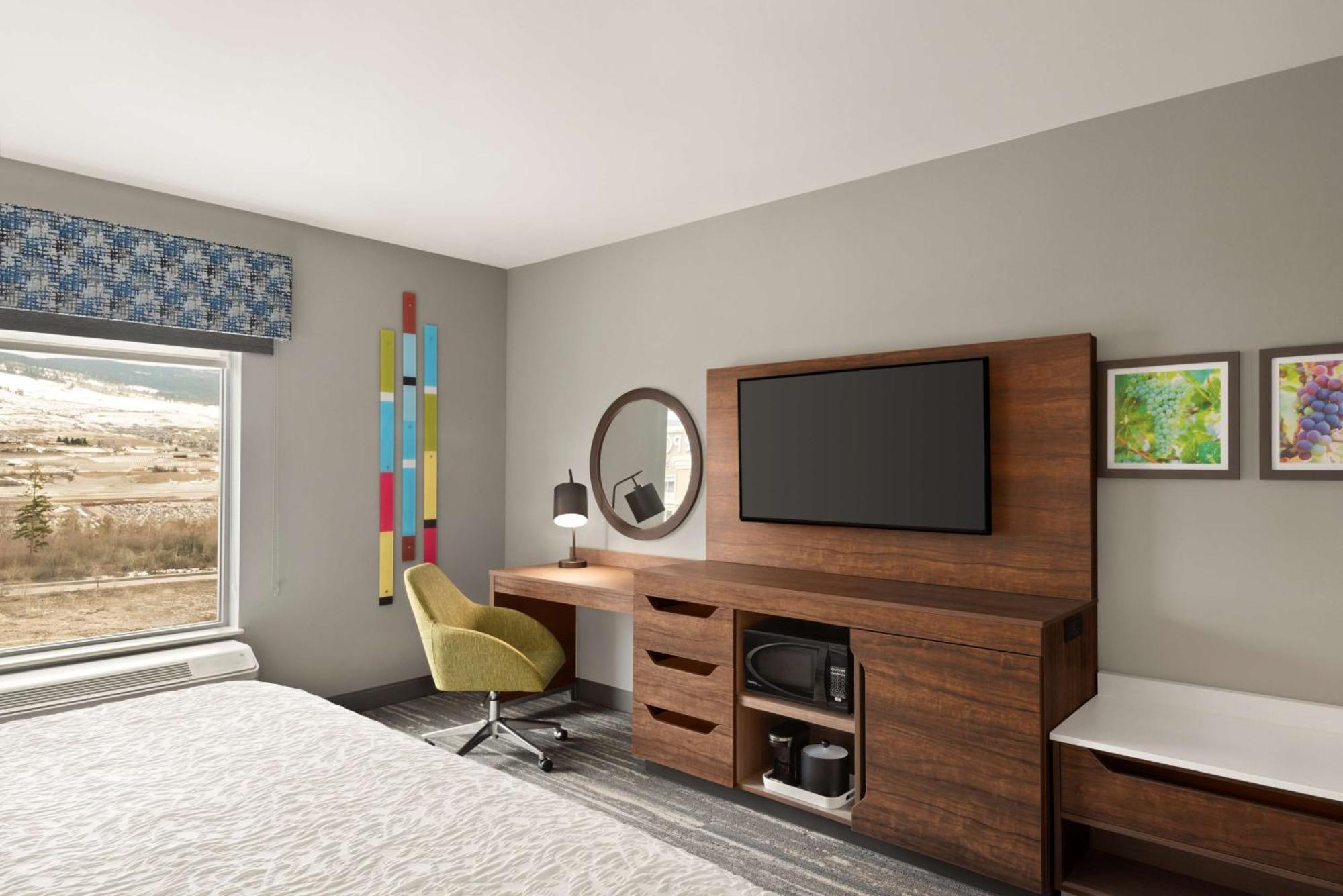 Hampton Inn & Suites Kelowna, British Columbia, Canada Ngoại thất bức ảnh