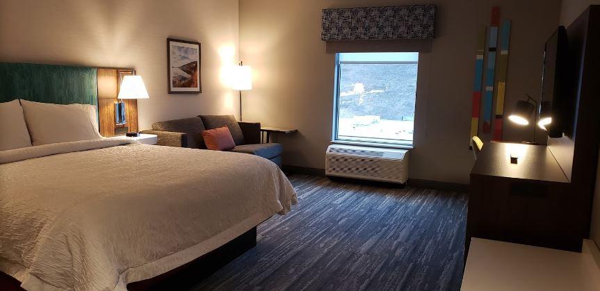 Hampton Inn & Suites Kelowna, British Columbia, Canada Ngoại thất bức ảnh