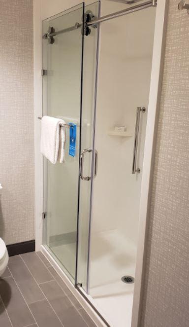 Hampton Inn & Suites Kelowna, British Columbia, Canada Ngoại thất bức ảnh
